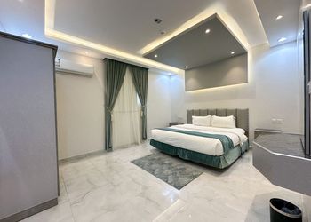 استديو بسرير ماستر وأثاث مريح 