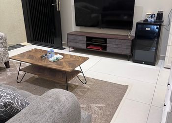 استديو بتصميم أنيق ودخول ذاتي