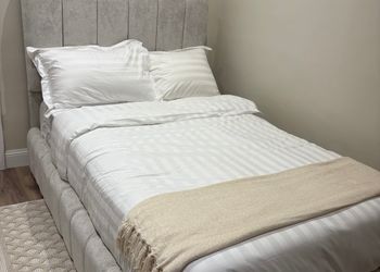 شقة بغرفتين نوم وصالة أنيقة 