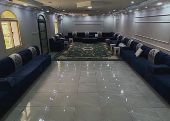شاليه بمسبح وعدة مجالس