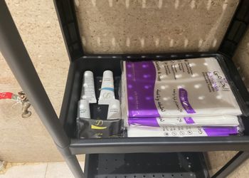 استديو بأثاث مريح وبسيط 