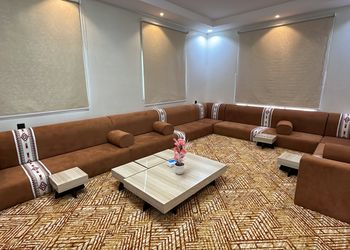 استراحة بمجلس وفناء خارجي 