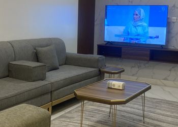 شقة بغرفة جلوس وغرفتين نوم 