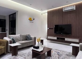 شاليه بمسطح اخضر و مسبح
