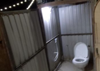 مخيم بجلسة خارجية وبيت شعر 