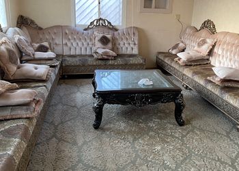 شاليه بجلسة خارجية وألعاب أطفال
