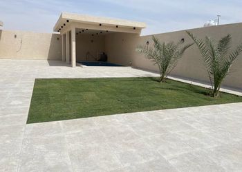 شاليه بمجلس ومسبح خارجي 