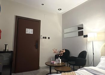 استديو بسرير ماستر