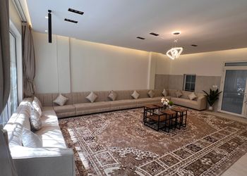 استراحة بمسطح اخضر ومجالس