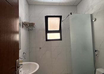 استديو راقي بدخول ذاتي 