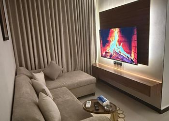 استديو بسرير ماستر وأثاث مريح 