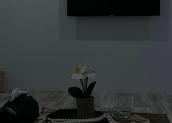 شقة بصالة و غرفة نوم