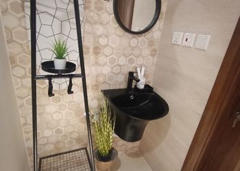 استديو بسرير ماستر وأثاث مريح 