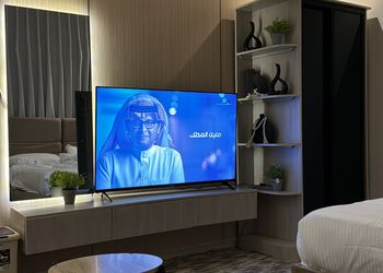 استديو بسرير ماستر وجلسة مريحة 