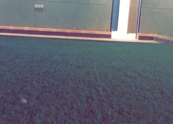 شاليه بمسبح ومسطح اخضر