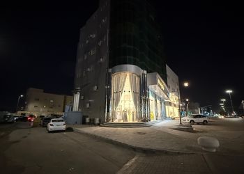 شقة بغرفة معيشة وغرفة نوم 
