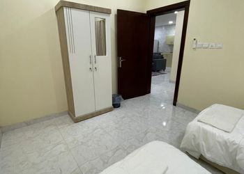 شقة بغرفتين نوم وصالة 