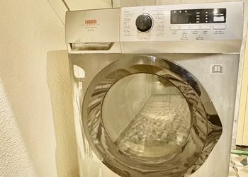شقة بغرفة معيشة وغرفة نوم 
