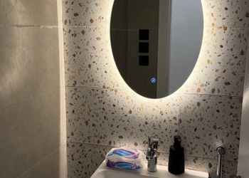 استديو بأثاث مريح وبسيط