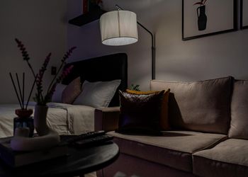 استديو بتصميم أنيق وسرير مريح 