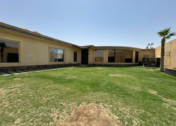 شاليه بمسطح اخضر
