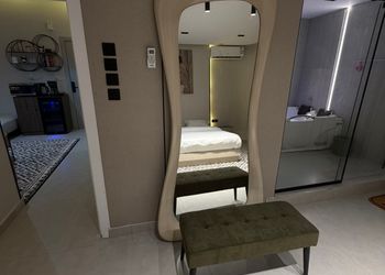 استديو بجاكوزي ودخول ذاتي