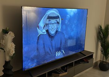 شقة بصالة أنيقة ودخول ذاتي