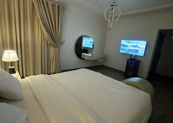استديو بأثاث مريح وبسيط 