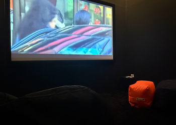 استديو بسينما وسرير ماستر