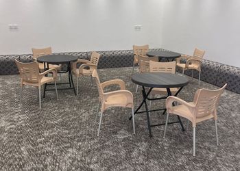 شاليه بجلسة خارجية جميلة ومميزة