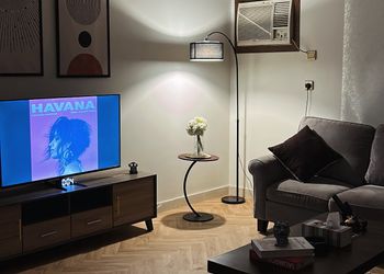 شقة بدخول ذاتي وغرفة نوم مريحة 