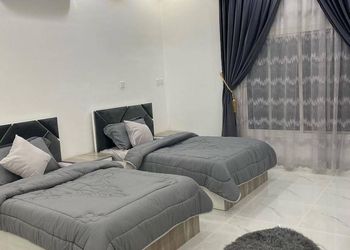 استراحة بألعاب أطفال ومسبح