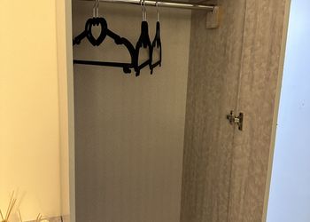 استديو هادئ بدخول ذاتي