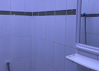 استديو بسرير ماستر وجلسه جانبيه