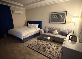 استديو بسرير ماستر