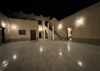 مزرعة بفيلا تراثية مودرن و إسطبل