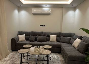 شقة بغرفة معيشة وغرفة نوم 