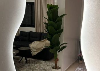 شقة بغرفة معيشة وغرفة نوم 