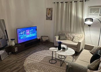 استديو بسرير ماستر وجلسة جانبية