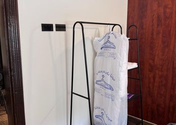 استديو بسرير ماستر وأثاث مريح 