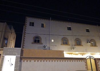 استديو بسرير ماستر وجلسة 