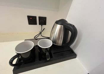 استديو بأثاث مريح وبسيط 