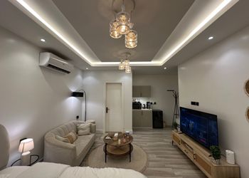 استديو بسرير ماستر وجلسة جانبية
