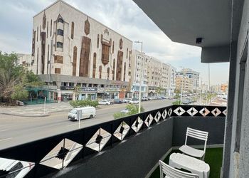 شقة بغرفتين نوم ودخول ذاتي 