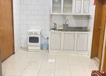 شقة بغرفتين نوم وأثاث مريح