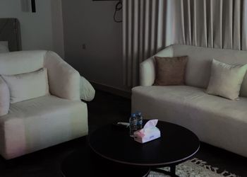 استديو بسرير ماستر وأثاث مريح 
