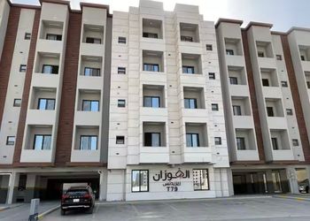 شقة بصالة مريحة وغرفتين نوم 