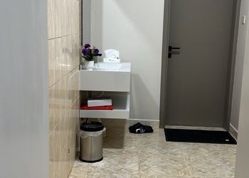 استديو بسرير ماستر وجلسة جانبية