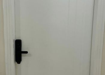 استديو بسرير ماستر وجلسة 