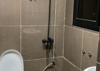  استديو هادي بجاكوزي